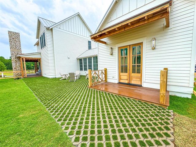 62 Hill Street, Carlton Landing, OK 74432
