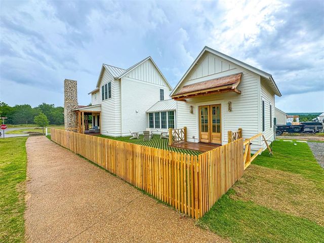 62 Hill Street, Carlton Landing, OK 74432