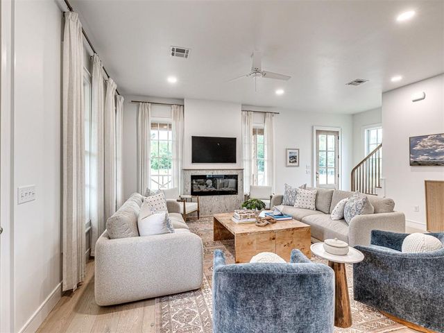 62 Hill Street, Carlton Landing, OK 74432