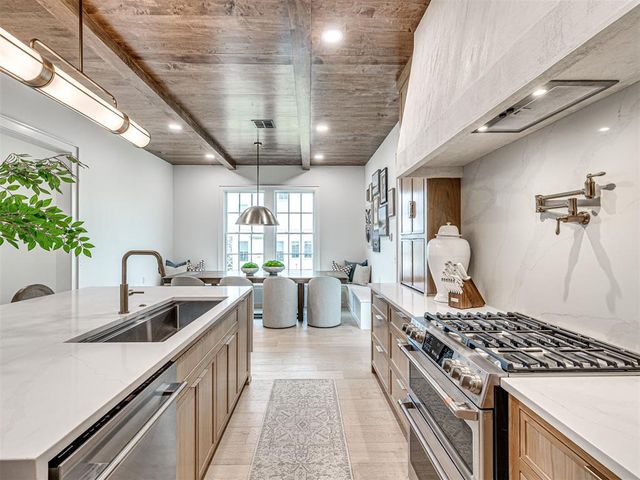 62 Hill Street, Carlton Landing, OK 74432
