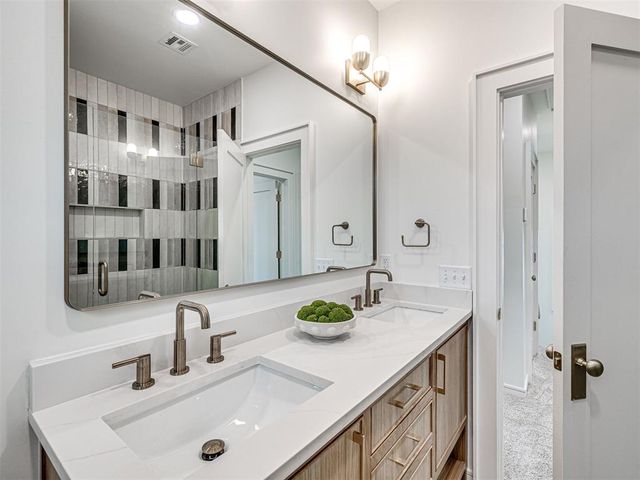 62 Hill Street, Carlton Landing, OK 74432