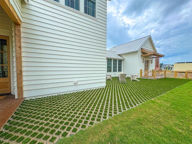 62 Hill Street, Carlton Landing, OK 74432