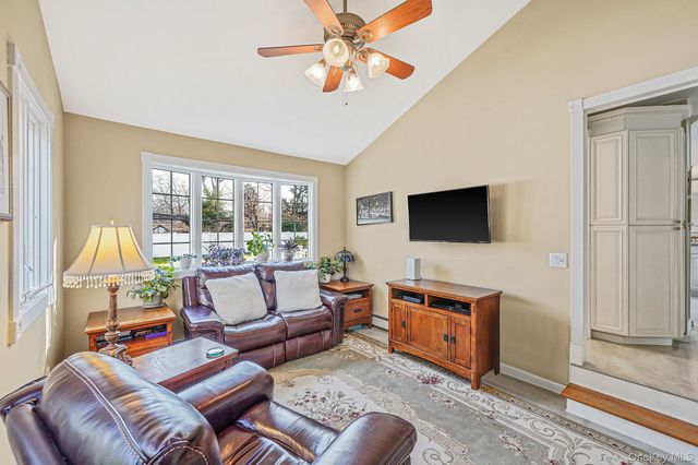 263 Keswick Drive, East Islip, NY 11730