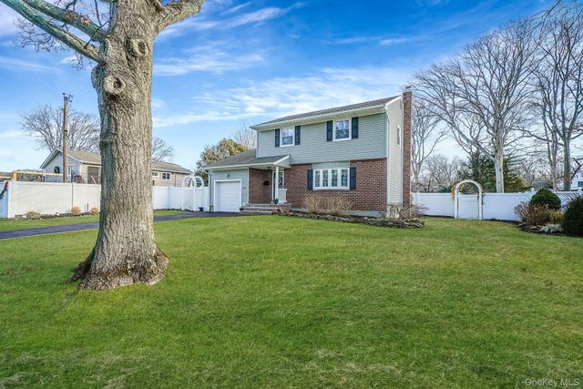 263 Keswick Drive, East Islip, NY 11730