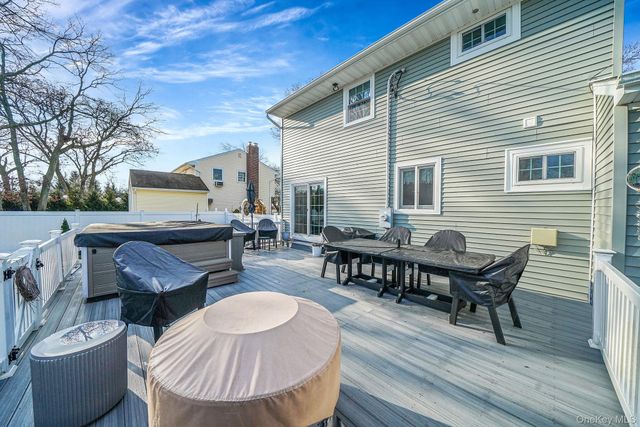 263 Keswick Drive, East Islip, NY 11730