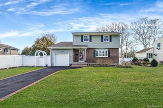 263 Keswick Drive, East Islip, NY 11730