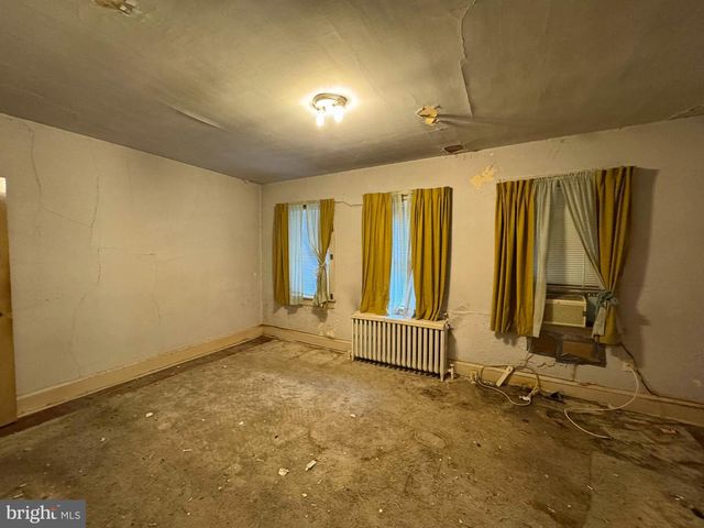 909 JACKSON ST NE, Washington, DC 20017