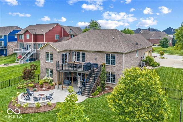 5115 Sweetwater Drive, Noblesville, IN 46062