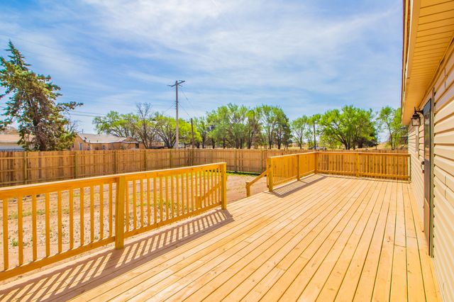 1030 S 16th Street, Slaton, TX 79364