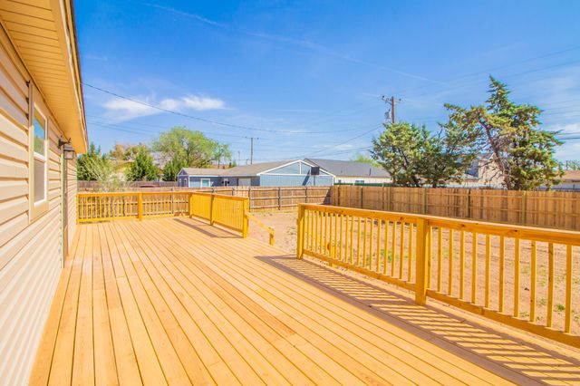 1030 S 16th Street, Slaton, TX 79364