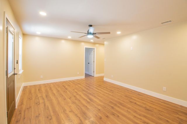 1030 S 16th Street, Slaton, TX 79364