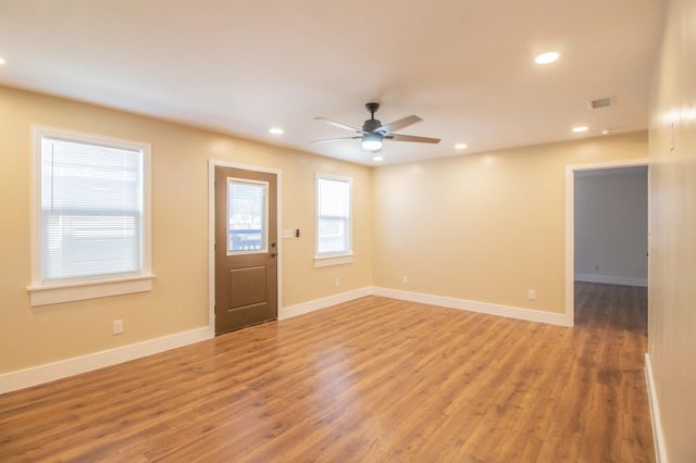 1030 S 16th Street, Slaton, TX 79364