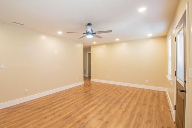 1030 S 16th Street, Slaton, TX 79364