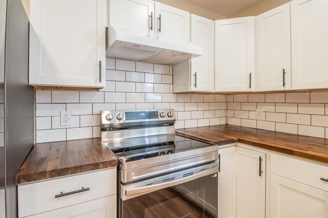 1030 S 16th Street, Slaton, TX 79364