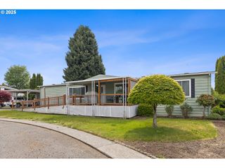 2511 Se RIVER Rd 63, Hillsboro, OR 97123