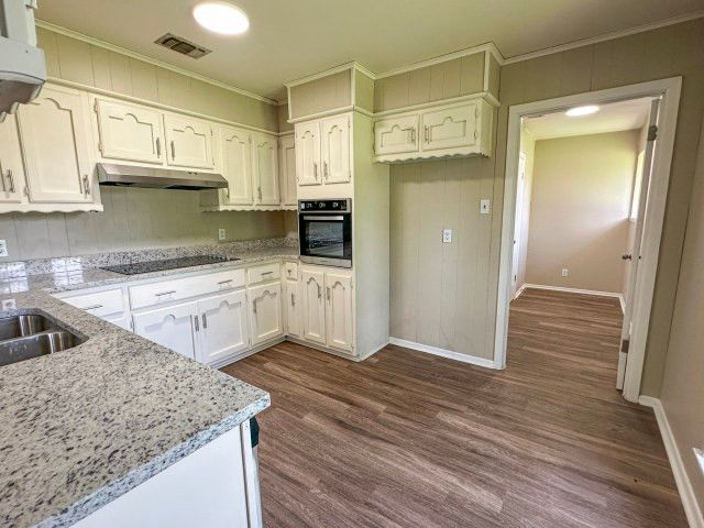 120 W Deport Street, Detroit, TX 75436
