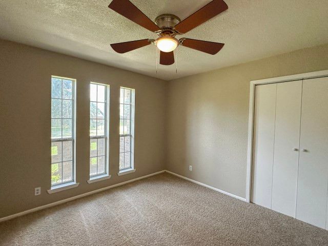 120 W Deport Street, Detroit, TX 75436