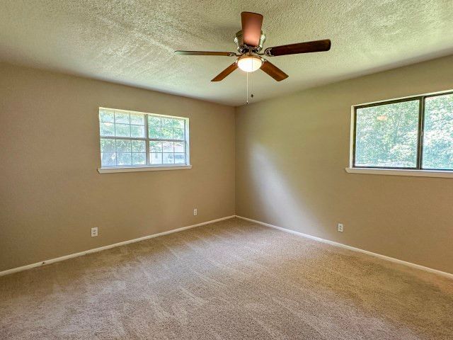 120 W Deport Street, Detroit, TX 75436