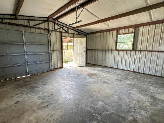 120 W Deport Street, Detroit, TX 75436