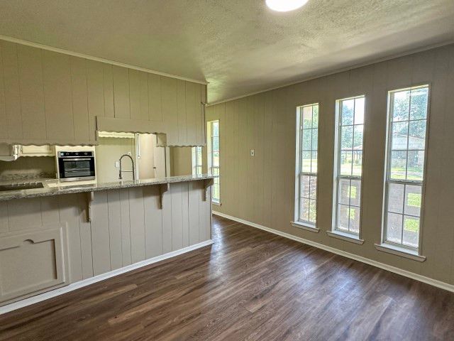 120 W Deport Street, Detroit, TX 75436