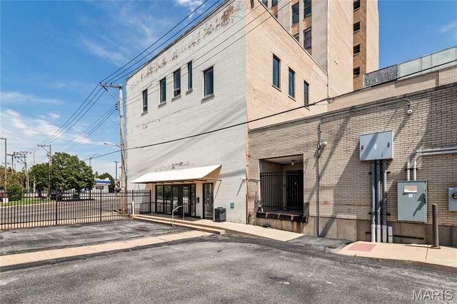 3608 Gravois Avenue 3W, St Louis, MO 63116