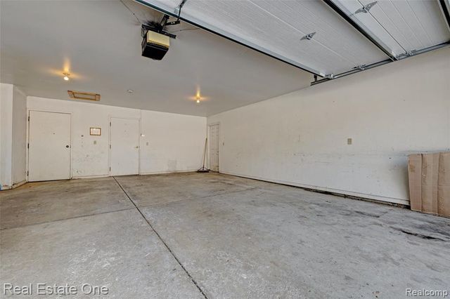 14334 Swanee Beach Drive, Fenton, MI 48430