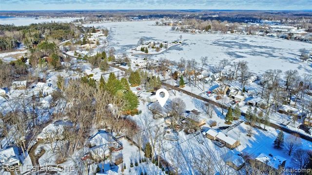 14334 Swanee Beach Drive, Fenton, MI 48430