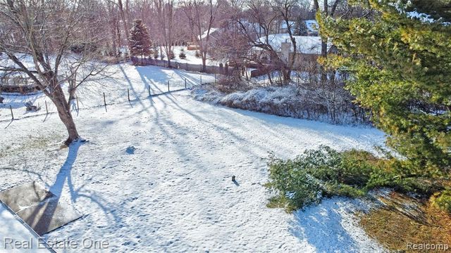 14334 Swanee Beach Drive, Fenton, MI 48430