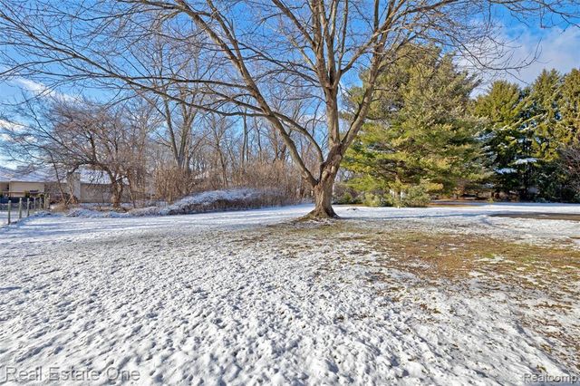 14334 Swanee Beach Drive, Fenton, MI 48430