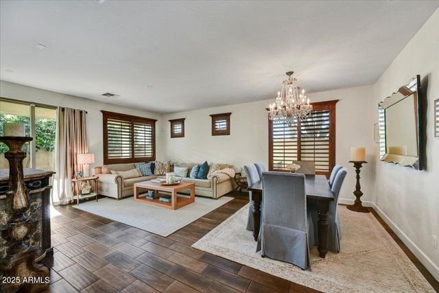 7 E LAURIE Lane, Phoenix, AZ 85020