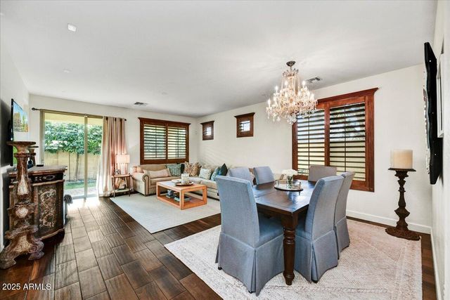 7 E LAURIE Lane, Phoenix, AZ 85020