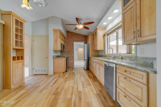 501 Smith Lane, Jonesborough, TN 37659