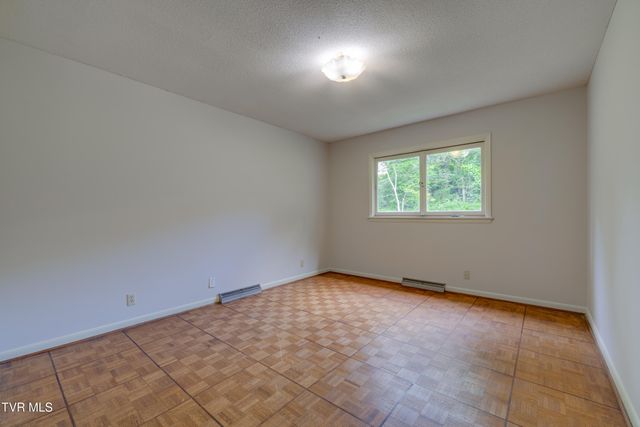 501 Smith Lane, Jonesborough, TN 37659