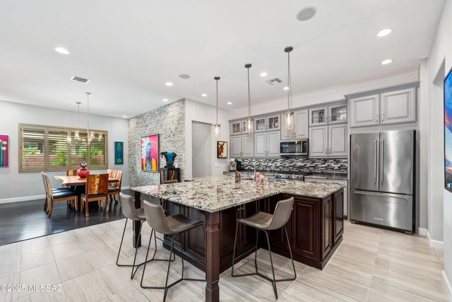 125 E Peralta Canyon Court, Oro Valley, AZ 85755