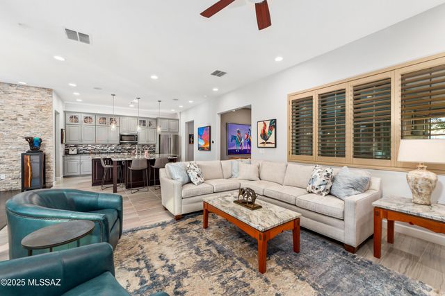 125 E Peralta Canyon Court, Oro Valley, AZ 85755