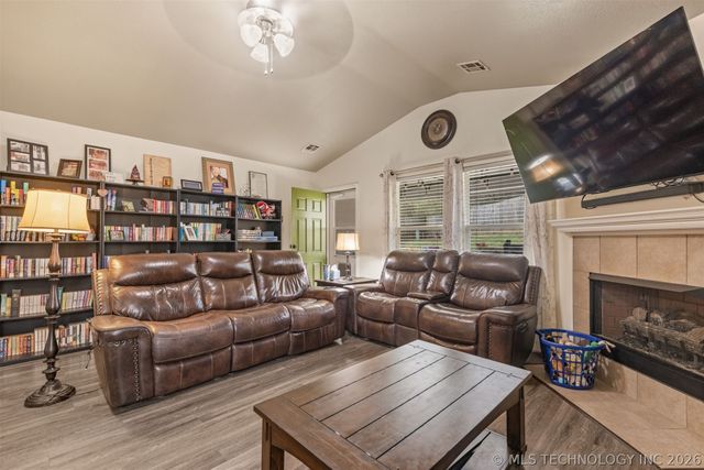 12348 S 268th East Avenue, Coweta, OK 74429