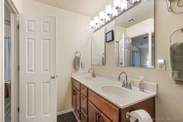 12348 S 268th East Avenue, Coweta, OK 74429