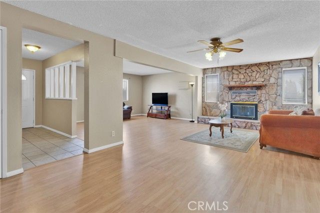 14637 Sequoia, Hesperia, CA 92345