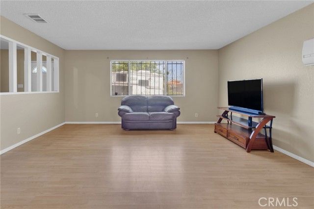 14637 Sequoia, Hesperia, CA 92345