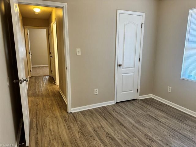 3236 Ridgewood Place Drive, Winston-salem, NC 27107