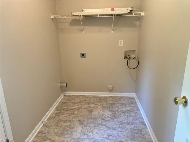 3236 Ridgewood Place Drive, Winston-salem, NC 27107