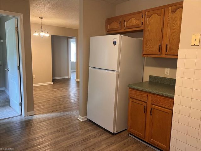 3236 Ridgewood Place Drive, Winston-salem, NC 27107