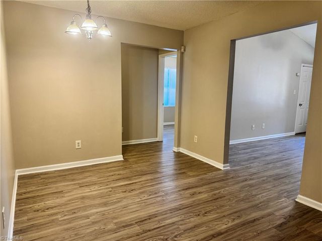 3236 Ridgewood Place Drive, Winston-salem, NC 27107