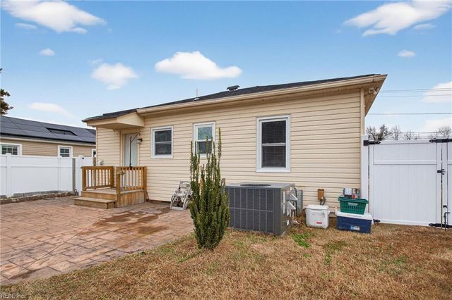 305 Elizabeth ST, Suffolk, VA 23434