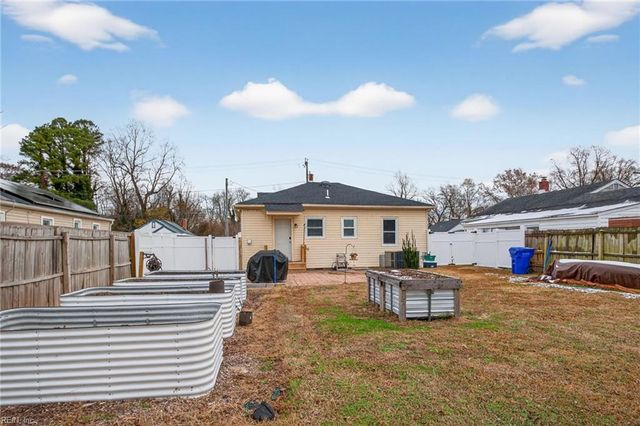 305 Elizabeth ST, Suffolk, VA 23434