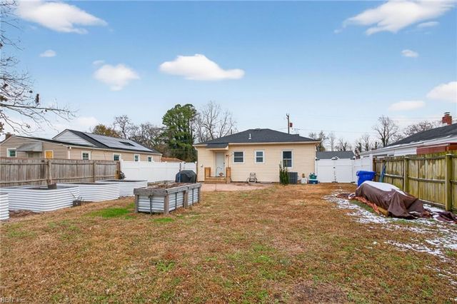 305 Elizabeth ST, Suffolk, VA 23434