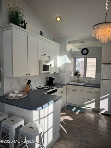 120 W Chadwick Way, Lavallette, NJ 08735