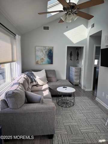 120 W Chadwick Way, Lavallette, NJ 08735