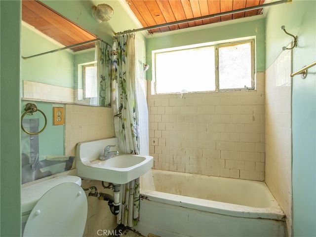 14301 Roscoe Boulevard, Panorama City, CA 91402