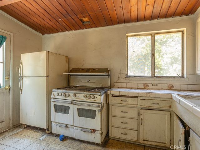 14301 Roscoe Boulevard, Panorama City, CA 91402